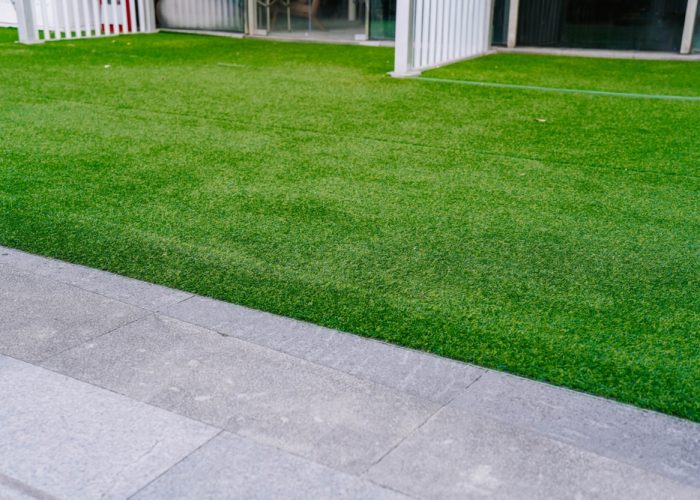 Artificial,Grass,Lawn,Turf,In,The,Front,Yard,Of,A